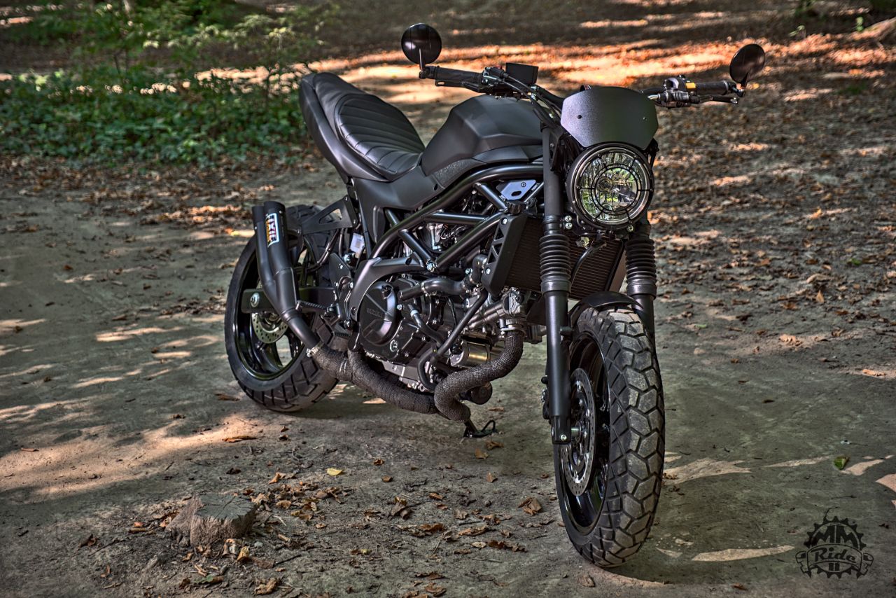 Suzuki SV 650 Scrambler Mat Black Factory Realisation par MM Ride